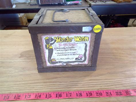 vintage worm bait box